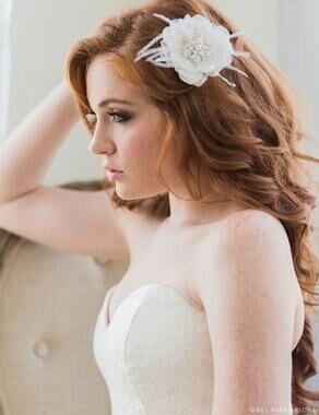New Bel Aire Bridal Ivory Feather Flower Hair Clip Pearl Style 1965 in Box